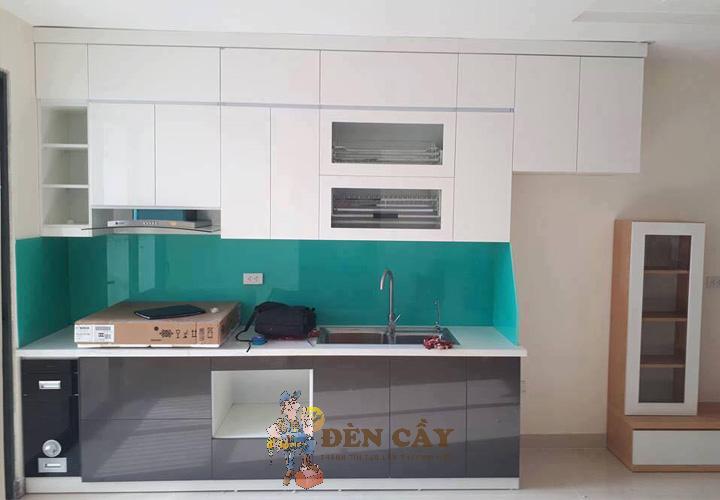 tủ bếp acrylic vân gỗ