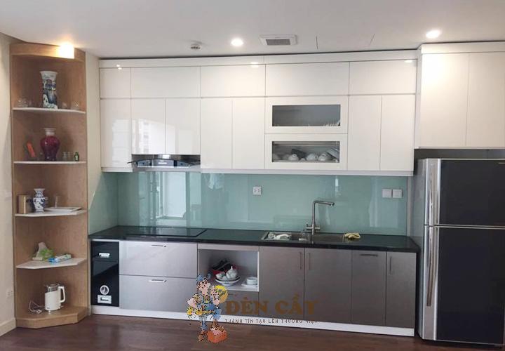 tủ bếp acrylic vân gỗ