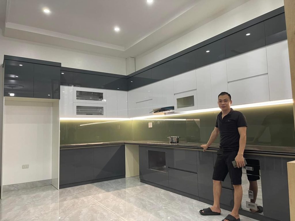 Tủ bếp inox 304 cánh Acrylic bóng gương